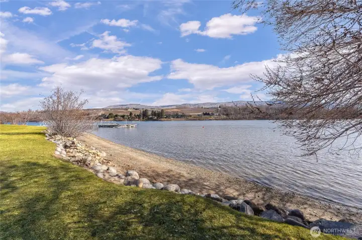 412 no bank, sandy beachfront