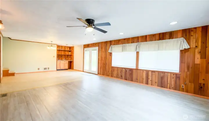 Dinning Room with Wet Bar.