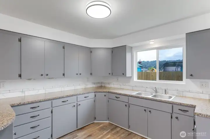 Good-sized Kitchen with lots of cabinets Good-sized Kitchen with lots of cabinets