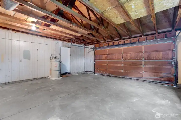 Large double-car Garage