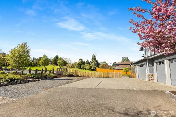 Large driveway with RV parking