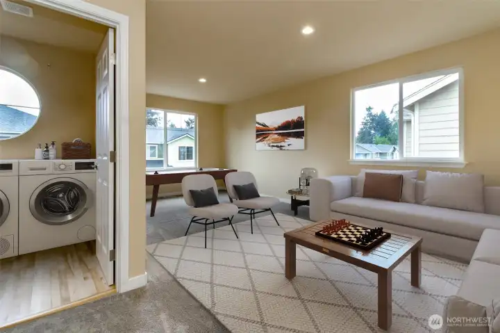 Virtual Stagging! Spacious Bonus Room Next to Laundry Room! Virtual Stagging! Spacious Bonus Room Next to Laundry Room!