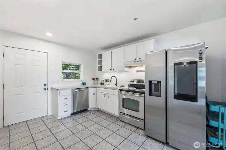 Large open kitchen, with tons of room to make it your dream space!