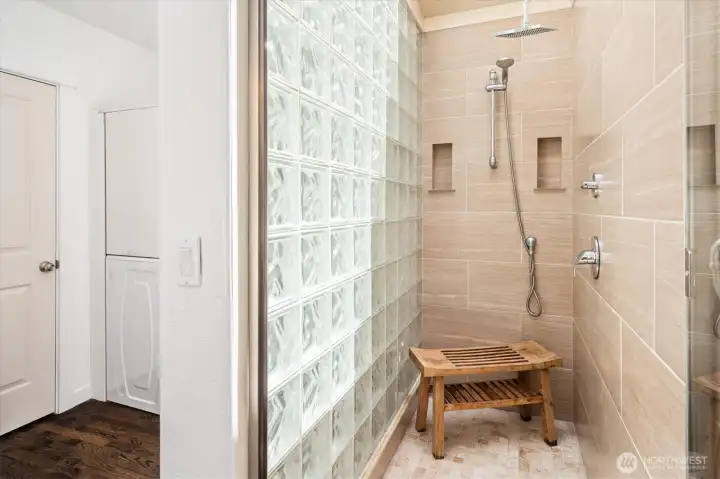 Upstairs en-suite shower connected to the primary bedroom Upstairs en-suite shower connected to the primary bedroom
