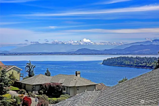 Outstanding Views of Utsalady Bay and Mt. Baker!