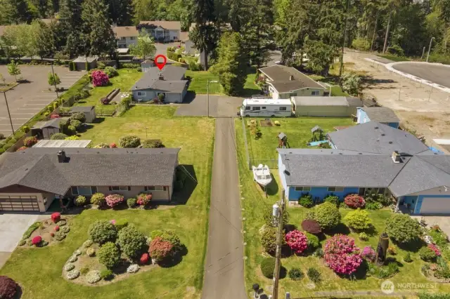 Private driveway that leads you to the home.
