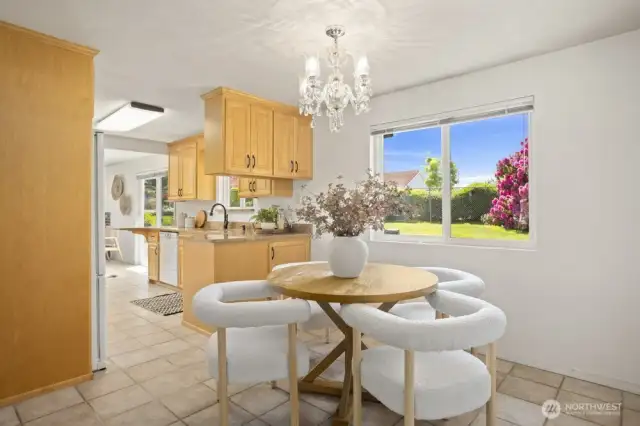 Dining table space right off the kitchen.
