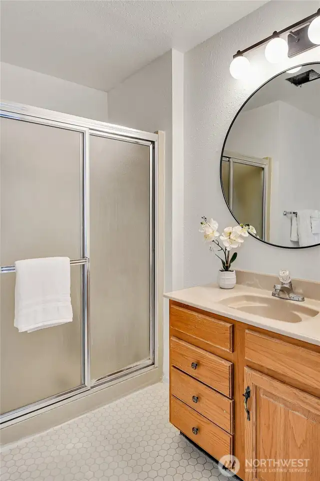 primary ensuite bathroom