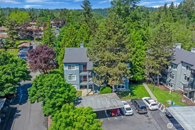 Ground floor unit in Kirkland Place offers 977 sq. ft. of well-designed living space with 2 bedrooms and 2 baths.