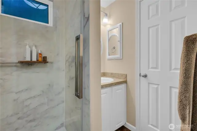Another view of the 3/4 bath.