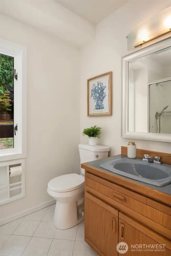 second Master/bonus room upstair