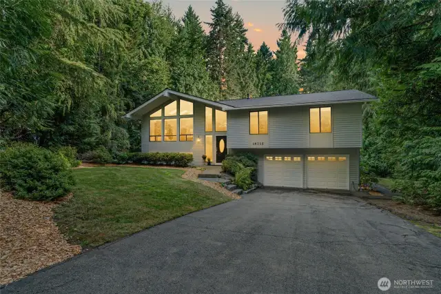Gold Creek Estates, a private lane on Hollywood Hill.