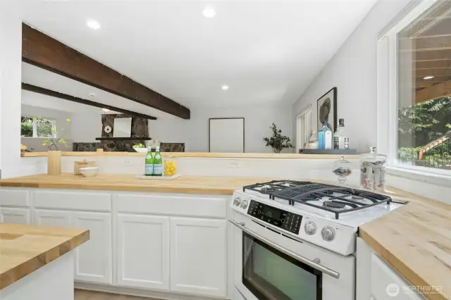 2nd kitchen! Perfect for game day, rental income,