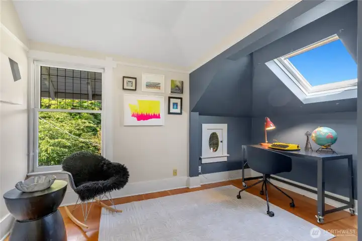 Upper office with great light and plenty of space