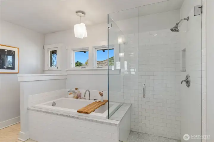 Luxurious soaker tub