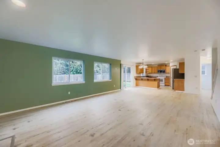 Living Room/Dining Area
