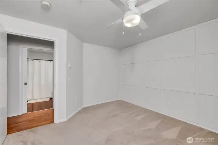 This extra space in the bedroom allows for even more.. a desk? a seating area?