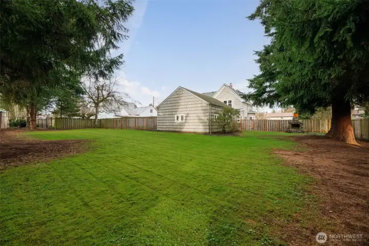 An unbeatable setting that captures the very best of Snohomish living, combining walkable charm with expansive outdoor space.