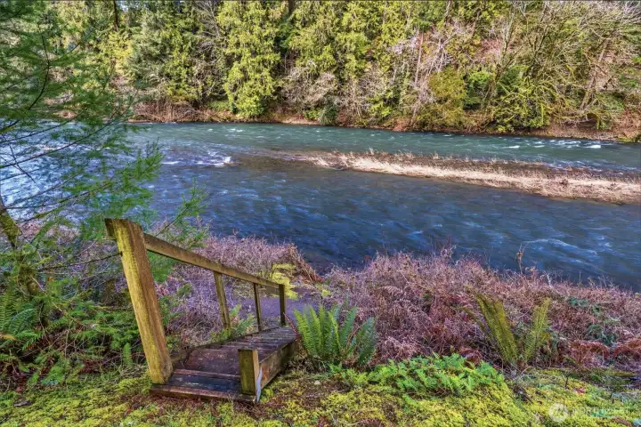 River Access to one of the best fishing spots on the Kalama River.
