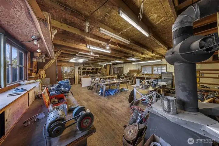 Big, hearty woodstove to heat your woodshop