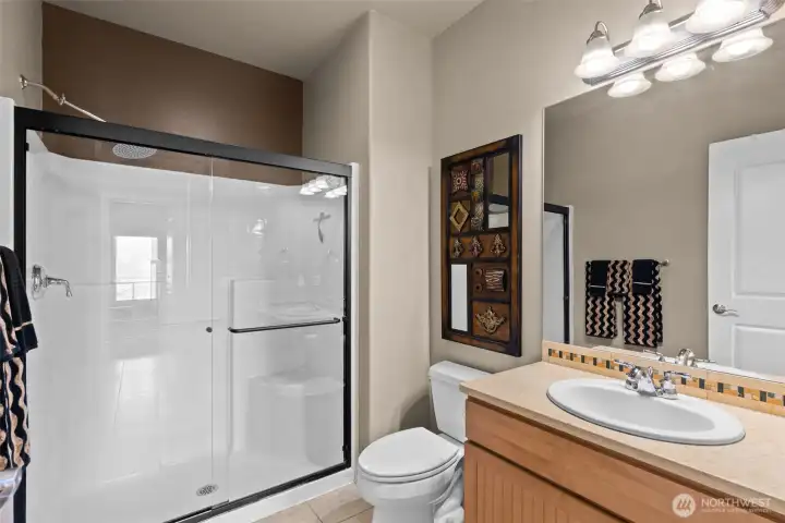 Updated Guest Bathroom