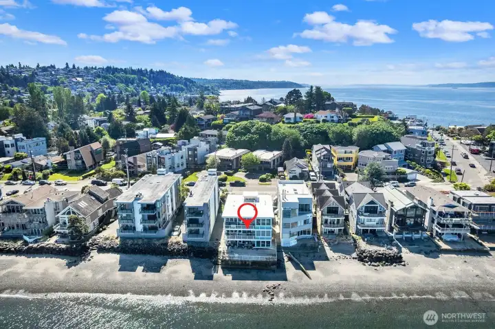 Originally built in 1969, the building is sited to provide better views and more privacy.