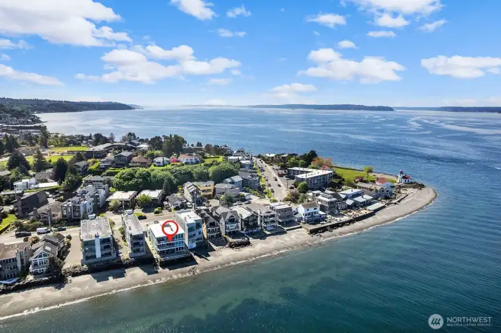 Alki Point Lighthouse is just a block away.