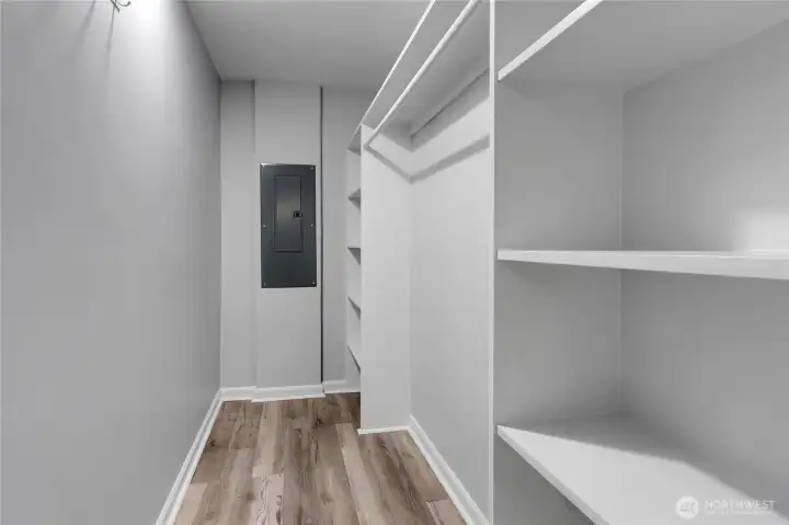 MB walk-in closet