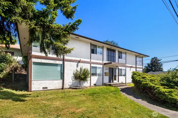 Well Kept Purpose Built 4Plex