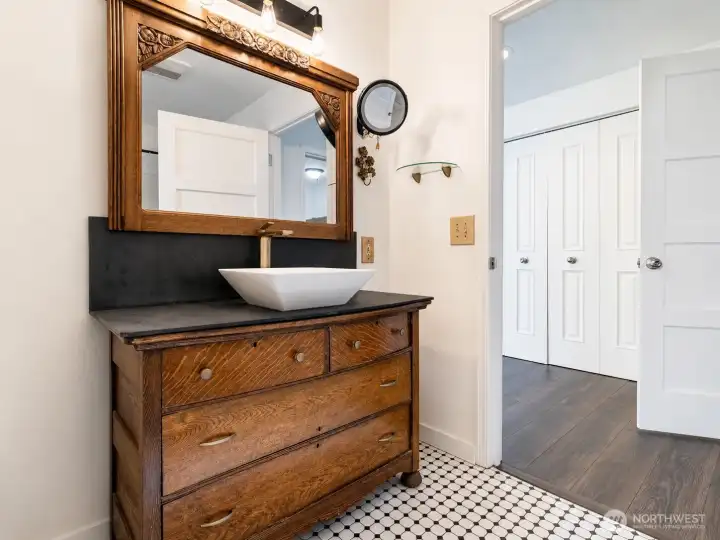 Primary bath