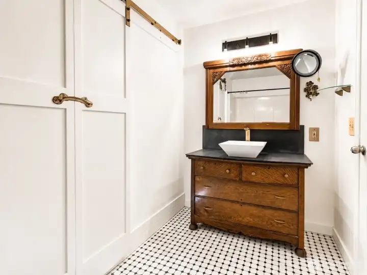 Primary bath