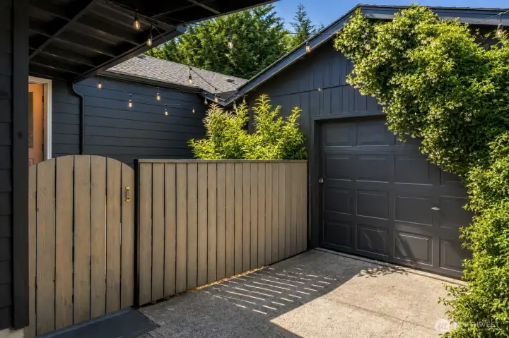 Detached garage
