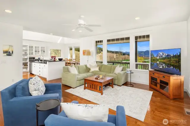 Red Oak Hardwood Floors, Views