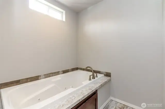 Master Bathroom - Jetted Tub