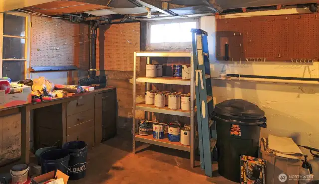 SHOP /HOBBIE AREA