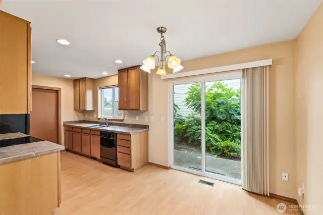 This layout lets the conversation — and the good vibes — flow freely from kitchen to table.