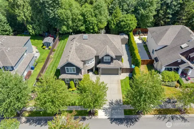 Tree lined Streets & Sidewalks ~ Well Kept Homes & Parks ~ What a Place to Call Home!
