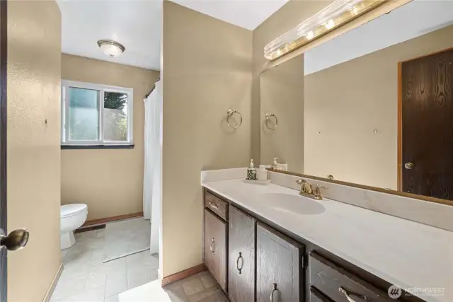 Full Bath: Upstairs
