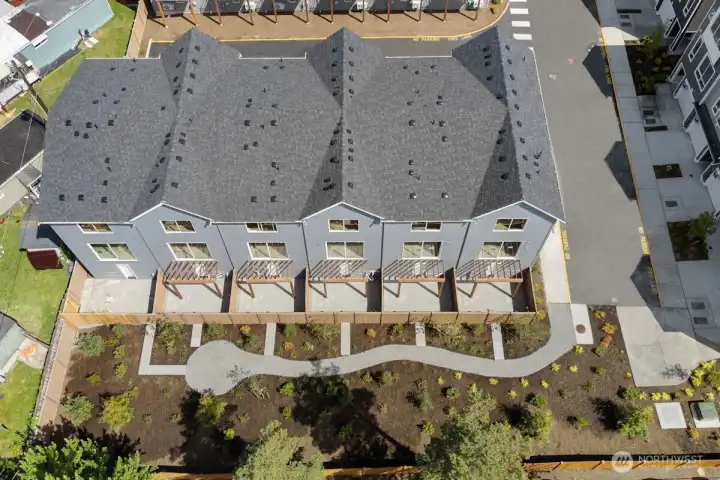 IMAGE IS A RENDERING Photographs are for illustrative purposes only. Features, finishes, interior/exterior colors, landscaping and floorplan shown may vary from actual homes