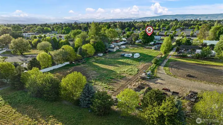 Dusty's Nursery on the right.