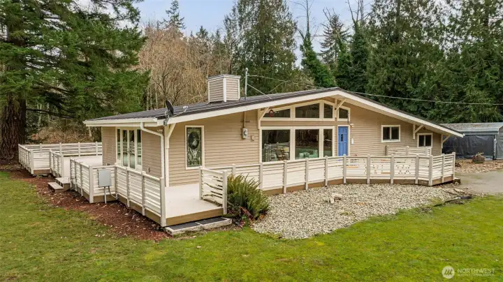 Beautiful Wrap Around Deck