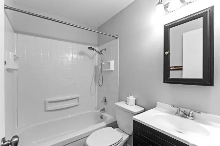 Full Bath - Tub/Shower