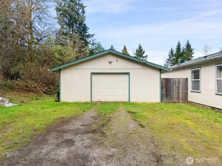 Over sized Two Car Garage plus bounus rooms