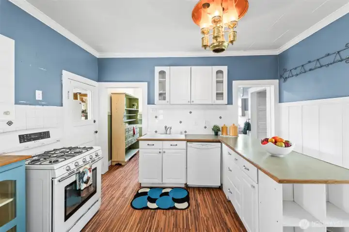 Cute kitchen!