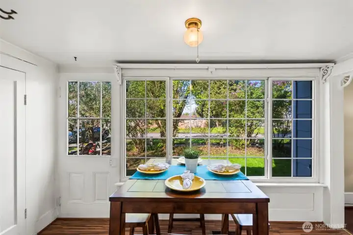 Picture window for picture perfect meals.