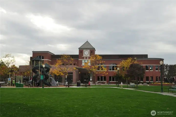 Puyallup Public Library/Pioneer Park, 7min. walk