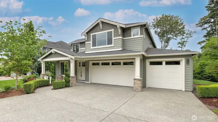 Craftsman Style Home with 3 car garage Craftsman Style Home with 3 car garage