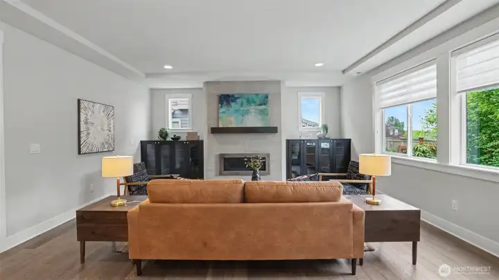 Generous Living room w/ Built-ins Generous Living room w/ Built-ins