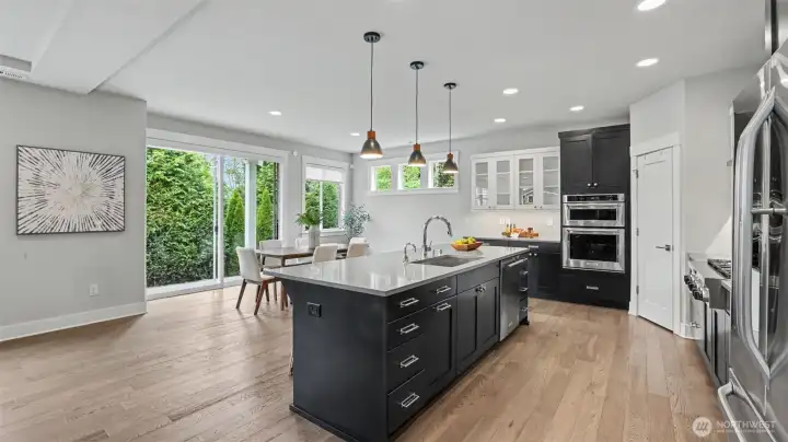 Bright kitchen w/ large island. Bright kitchen w/ large island.