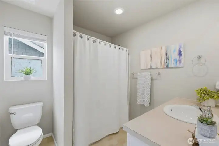 Upstairs full bath